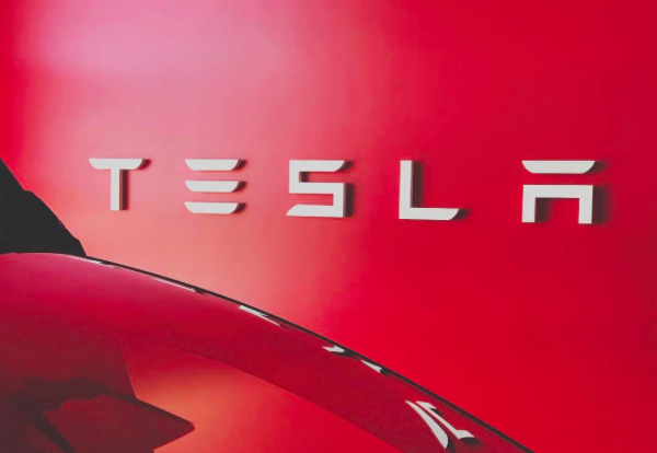 Tesla lance ses activités commerciales au Maroc depuis Casablanca