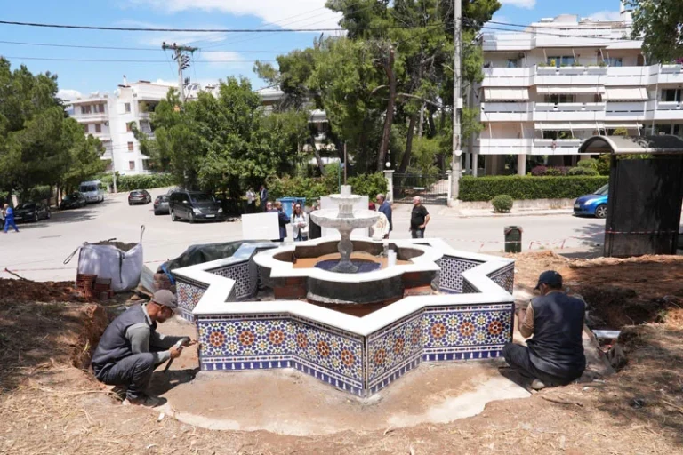 Une fontaine marocaine inaugurée à Athènes pour promouvoir l’artisanat du Royaume
