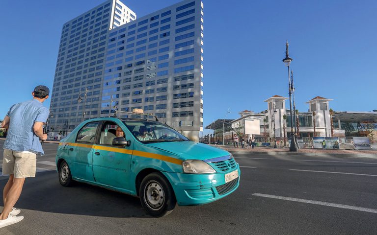 Les professionnels du taxi réclament le rétablissement de l’aide au gasoil et un encadrement des applications de transport