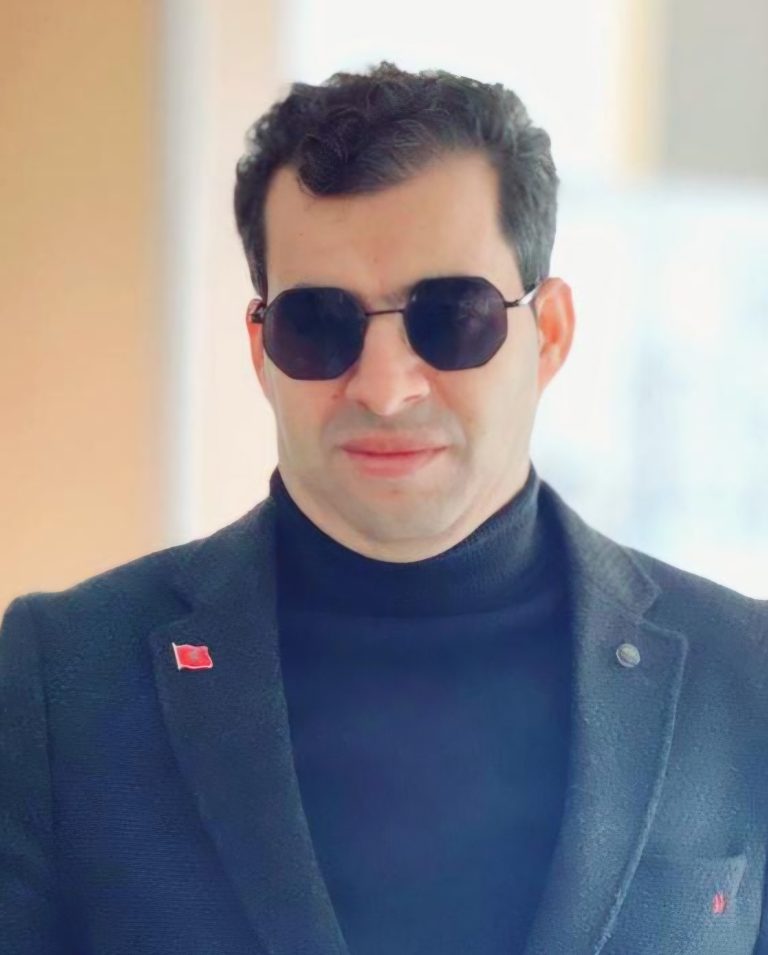 Anouar écrit: Des publications d’alerte à destination des Marocains sur TikTok… Attention au piège de la provocation, tous ceux qui portent le maillot national ne représentent pas le Maroc